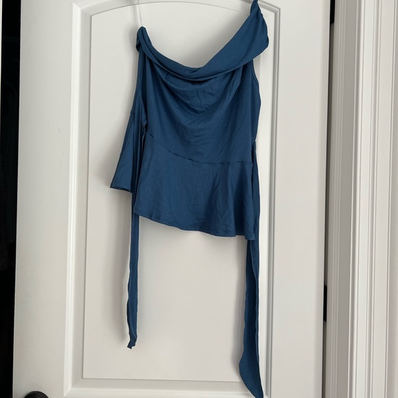 Inner Beauty Asymmetric Blouse - Picture 2 of 2